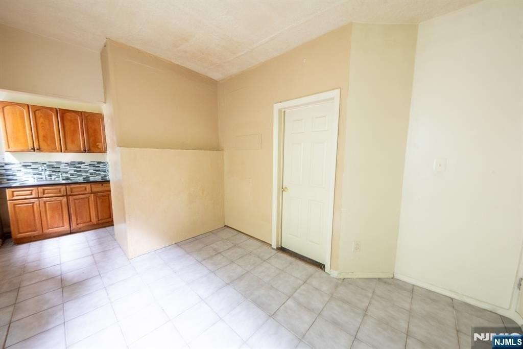 131 S 8th St #2 - Photo 6 of 7