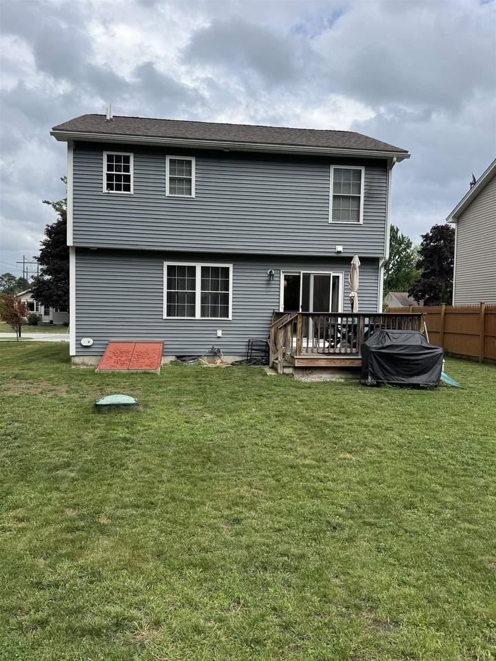 494 Youville St - Photo 3 of 10