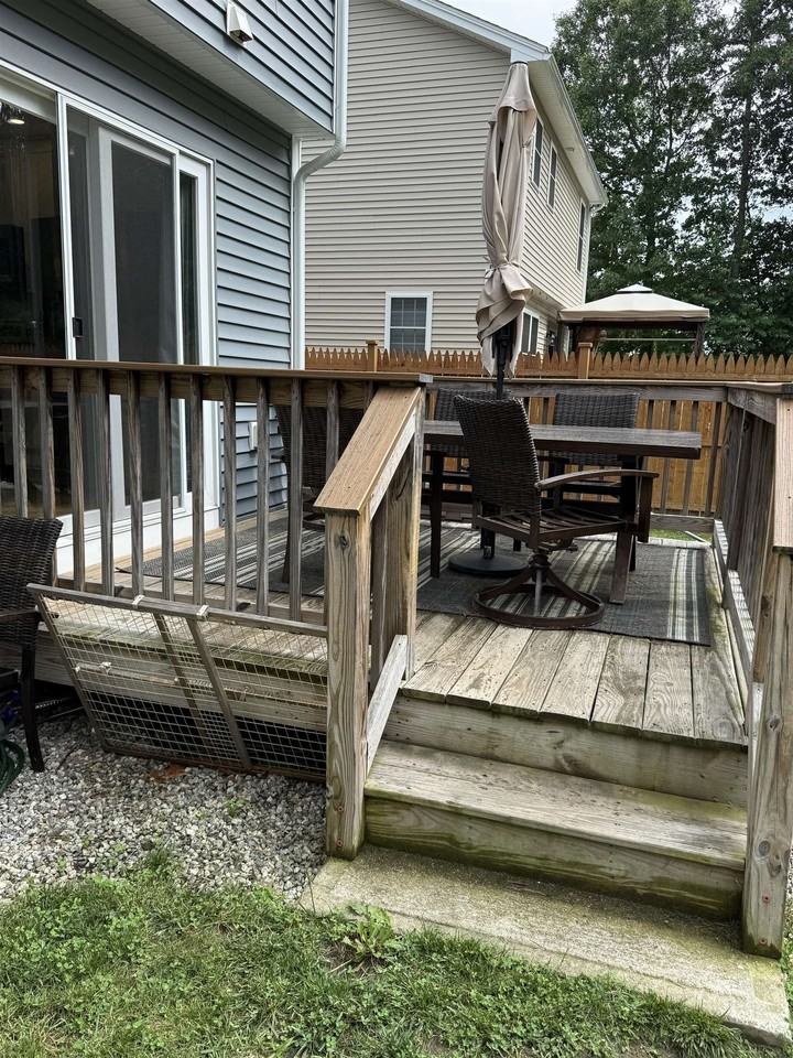 494 Youville St - Photo 4 of 10