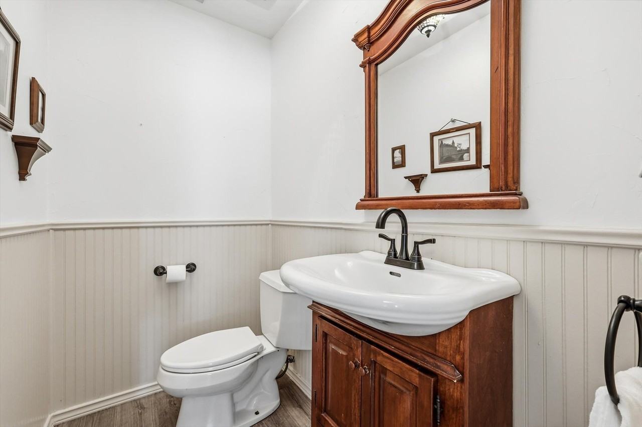 1813 Weanne Dr - Photo 4 of 40