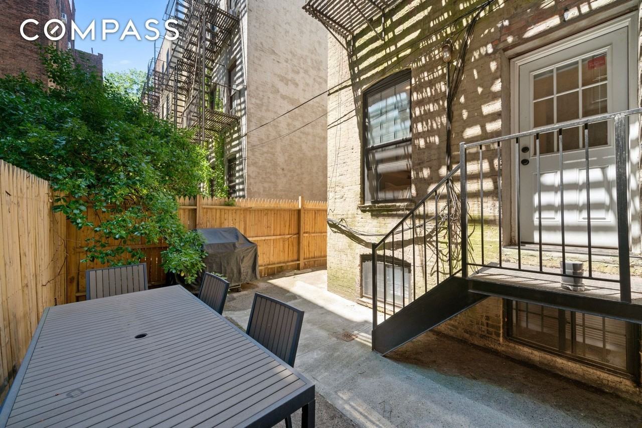 507 8th Ave #1B - Photo 2 of 12