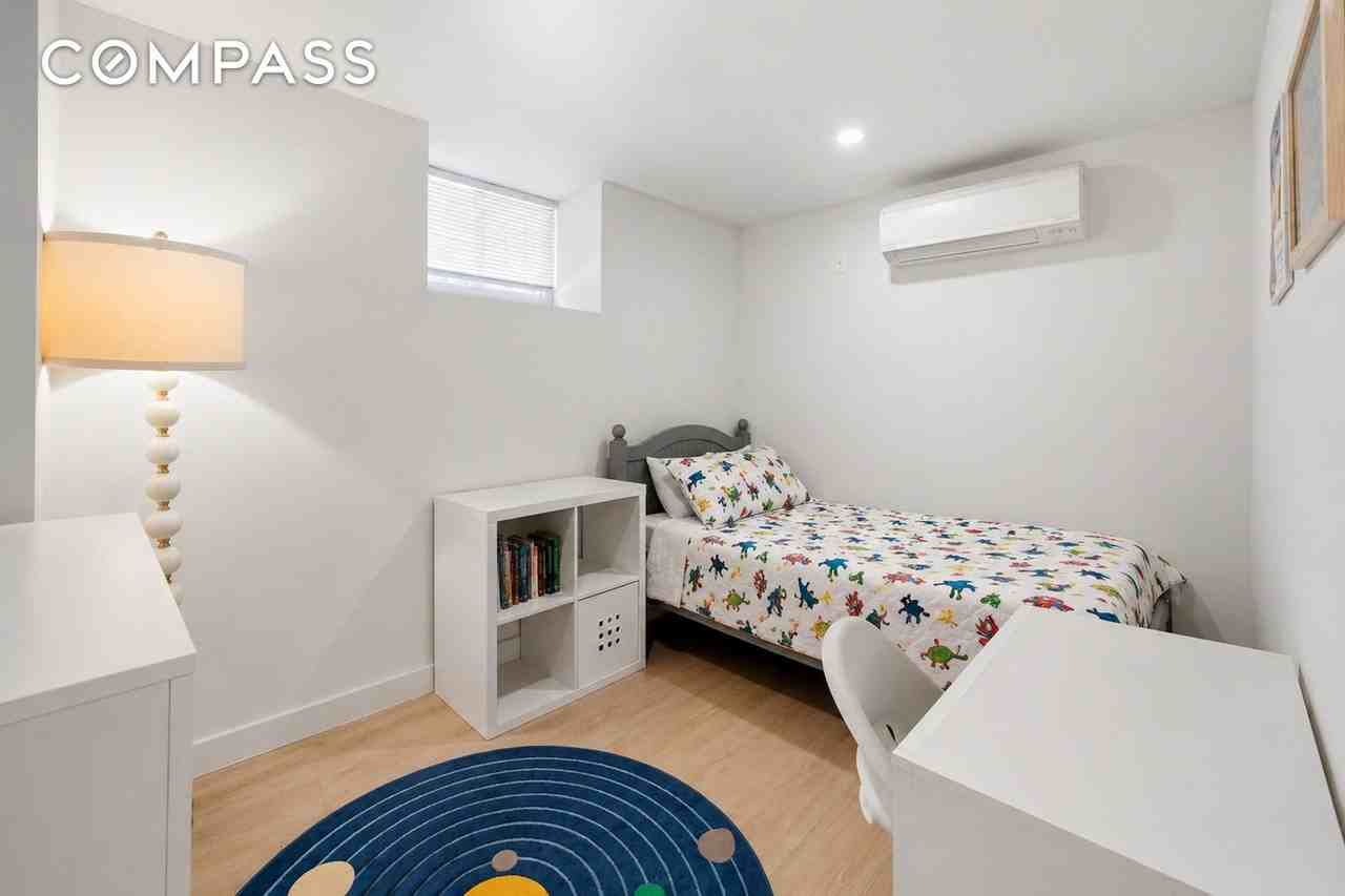 507 8th Ave #1B - Photo 7 of 12