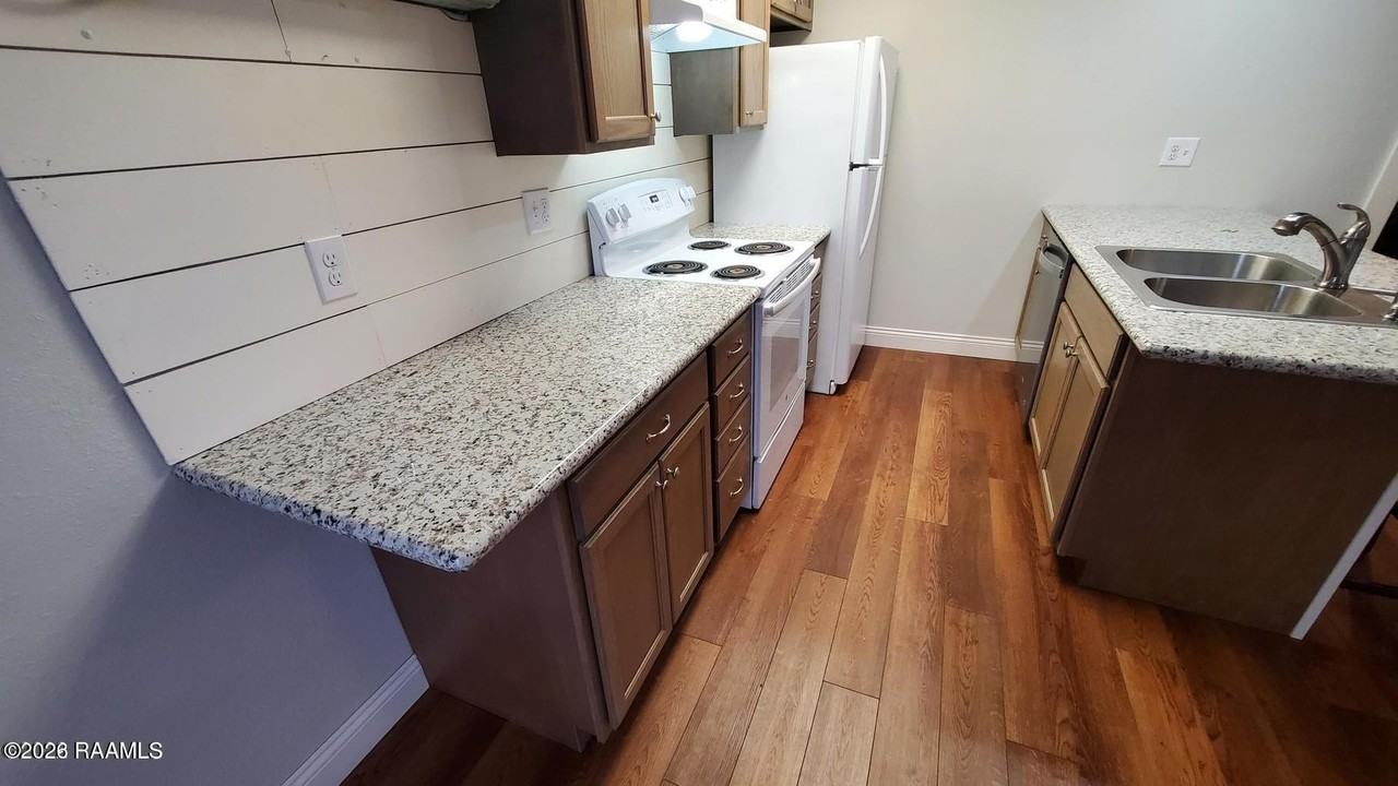 2321B E Milton Ave - Photo 5 of 10