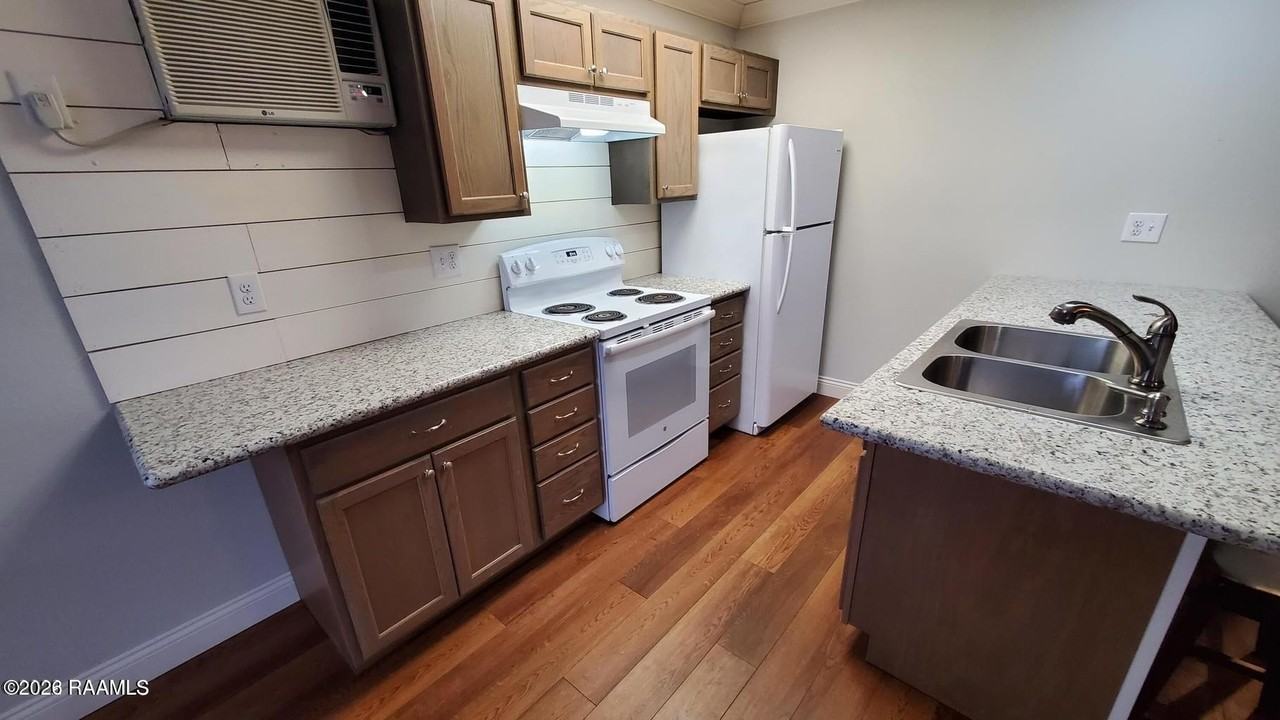 2321B E Milton Ave - Photo 6 of 10