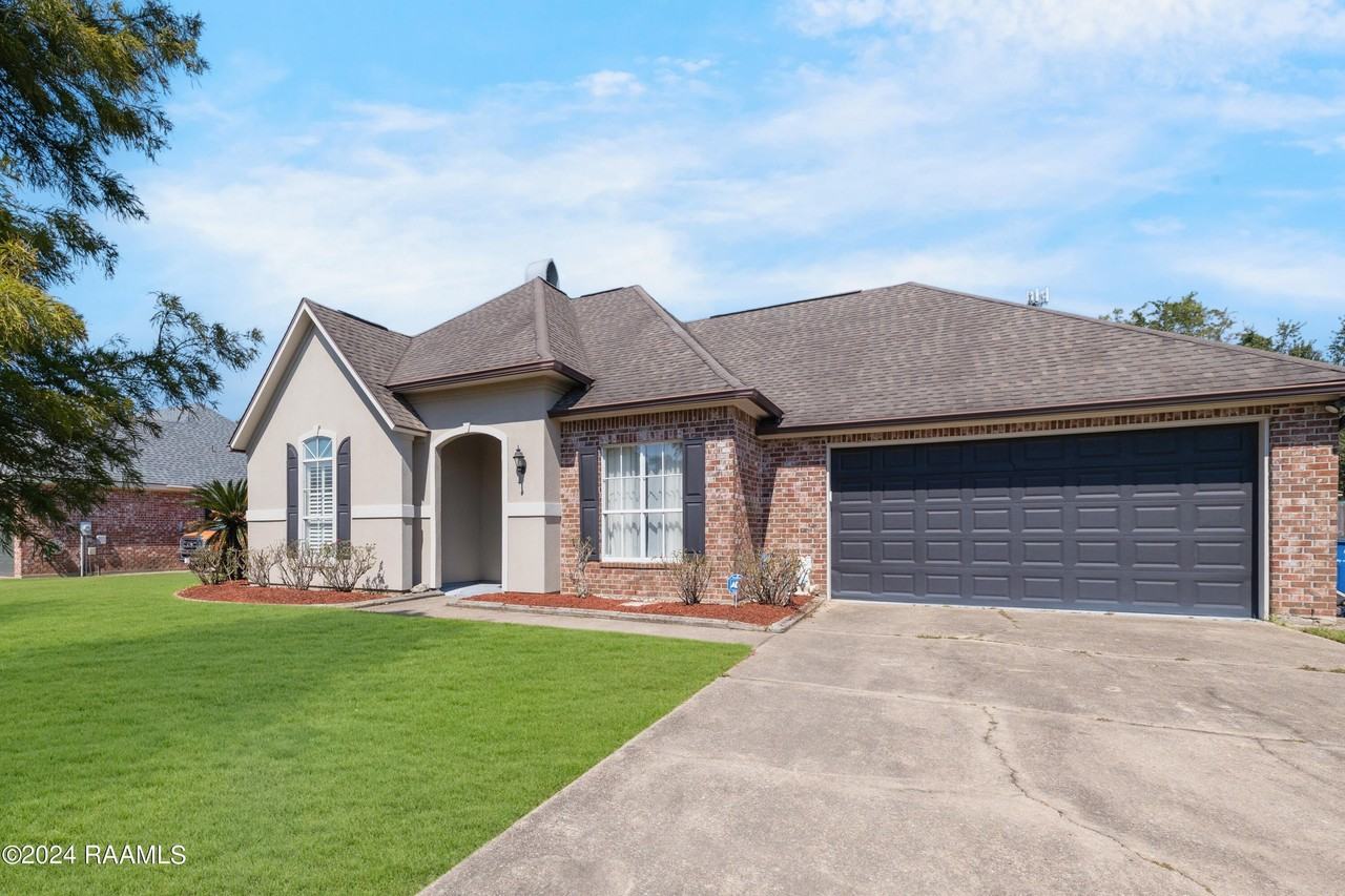 106 Anslem Dr - Photo 2 of 25