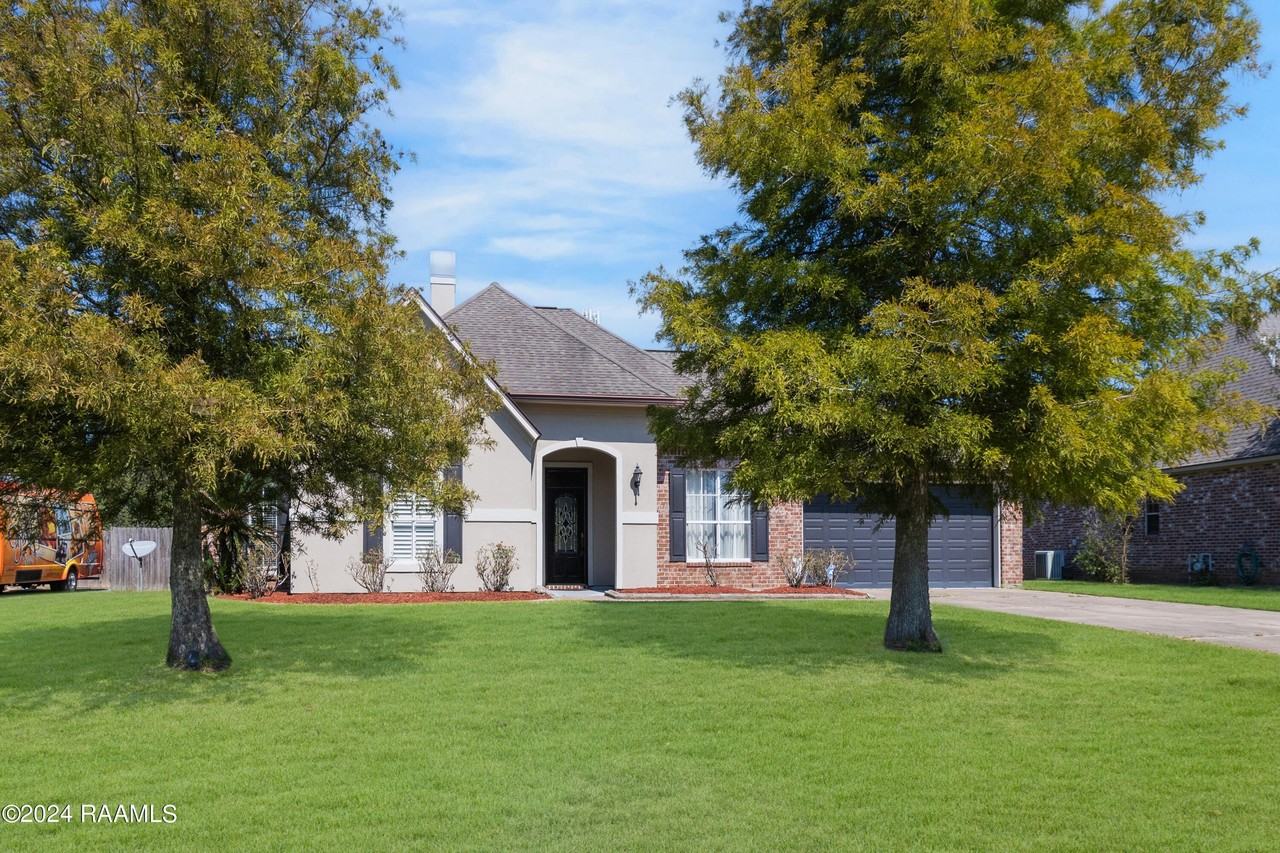 106 Anslem Dr - Photo 3 of 25