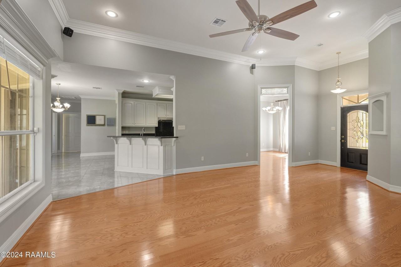 106 Anslem Dr - Photo 5 of 25