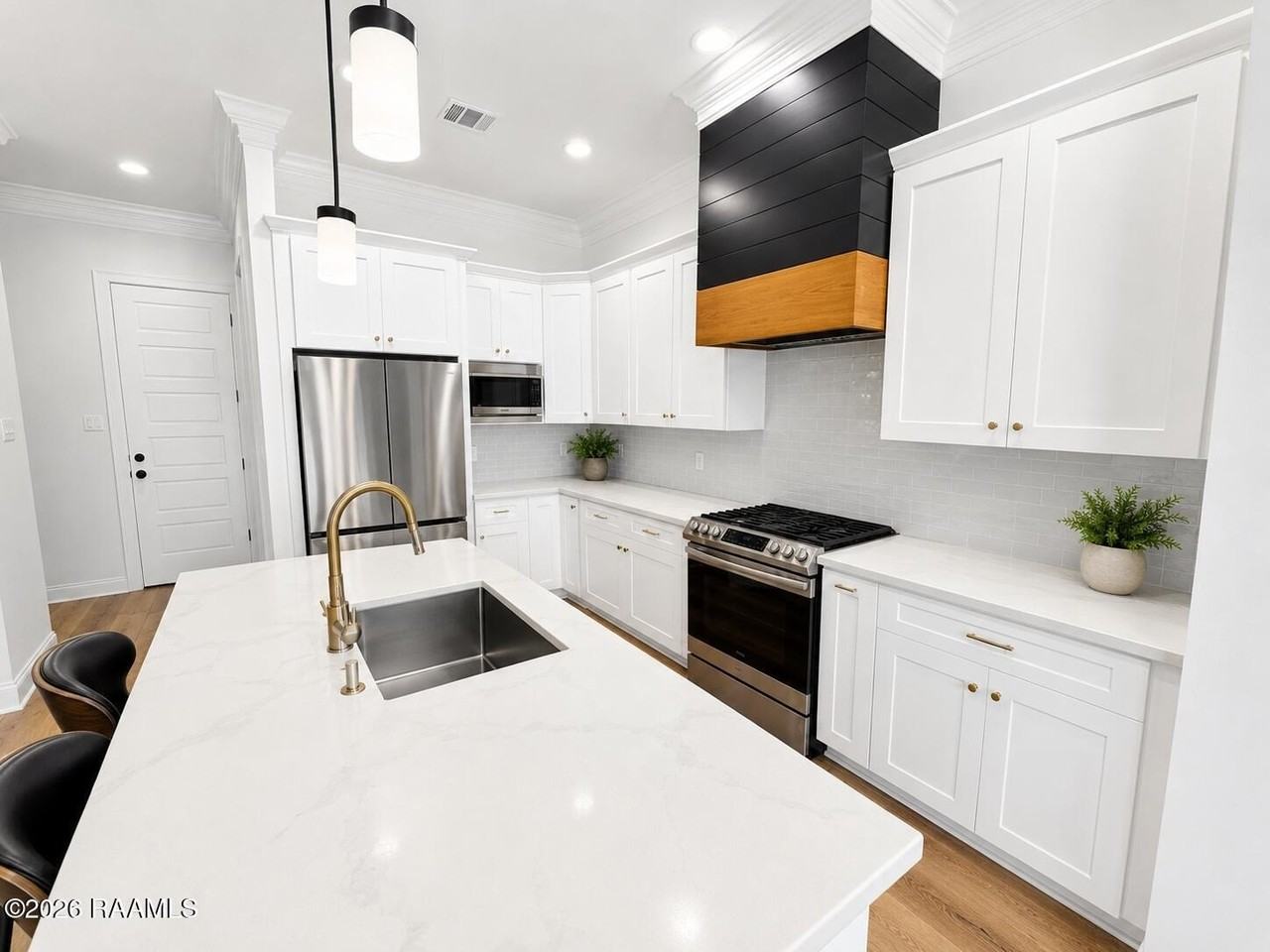107 Prague Ave - Photo 3 of 19