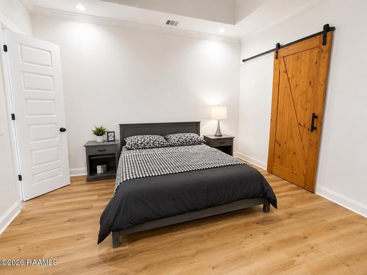 107 Prague Ave - Photo 7 of 19