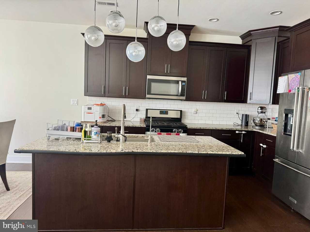 607 Mockernut Ct - Photo 3 of 19