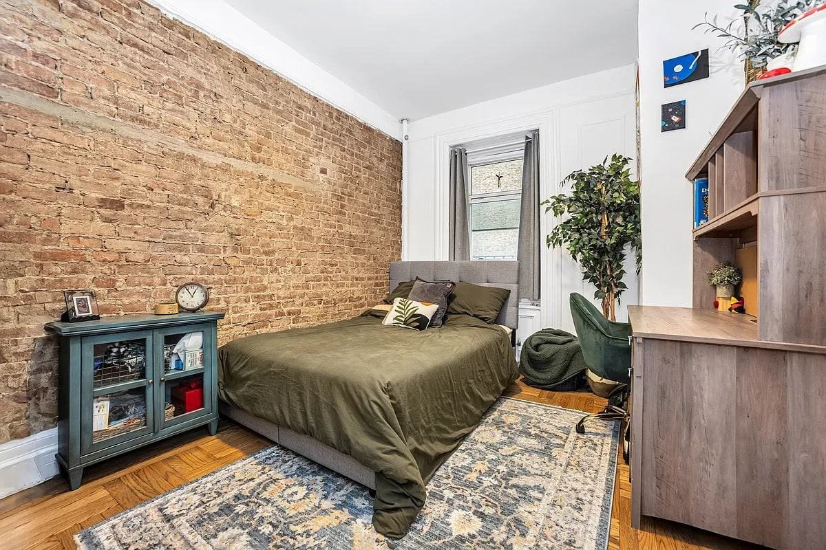129 W 56th St #3F - Photo 2 of 6