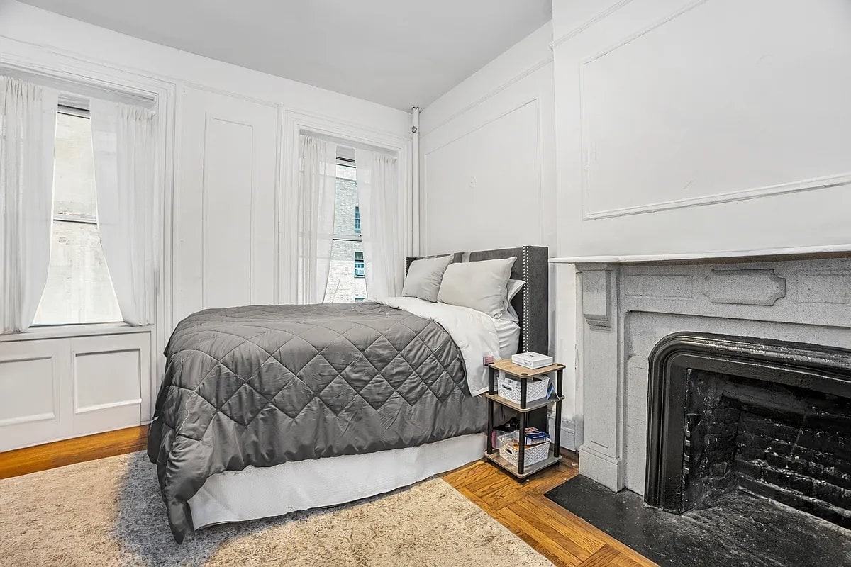 129 W 56th St #3F - Photo 5 of 6