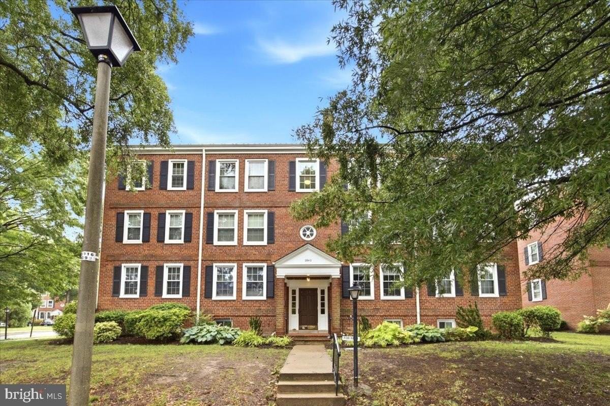 2942 S Columbus St #C2 - Photo 4 of 20
