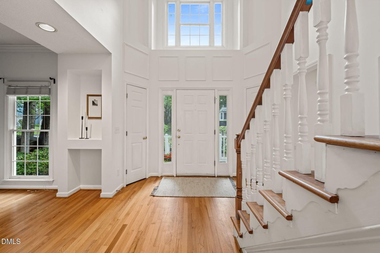 116 Tremont Cir - Photo 3 of 46