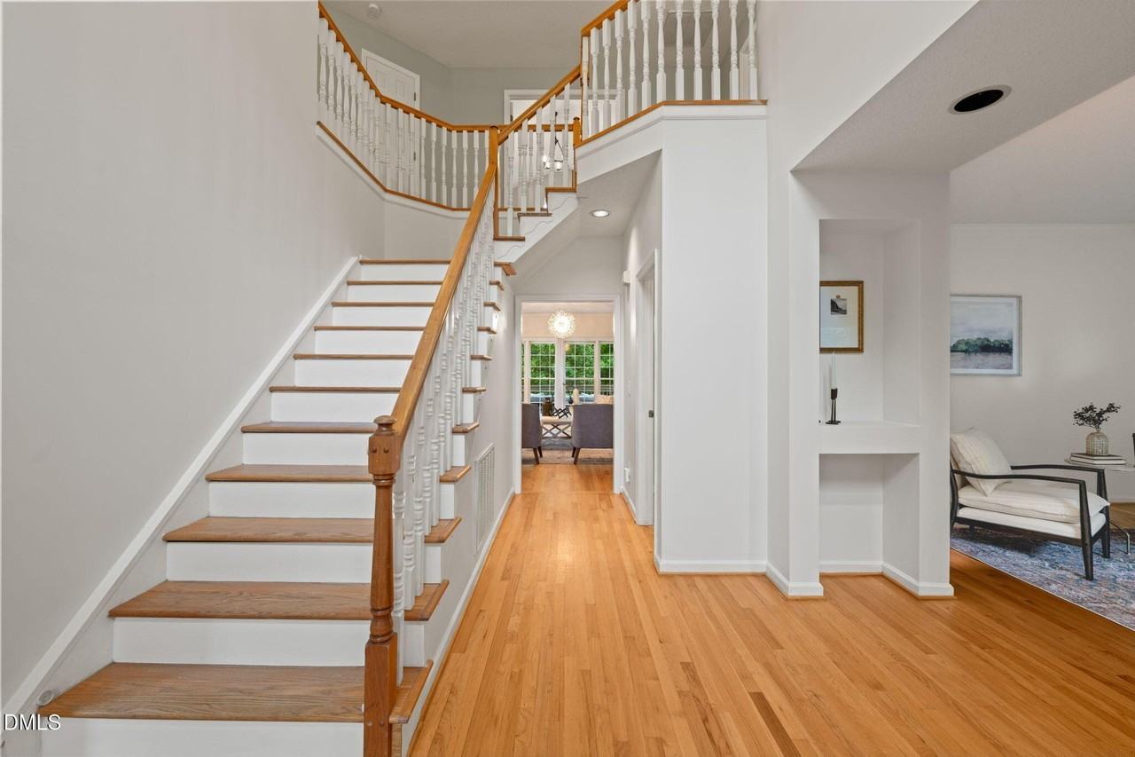 116 Tremont Cir - Photo 4 of 46