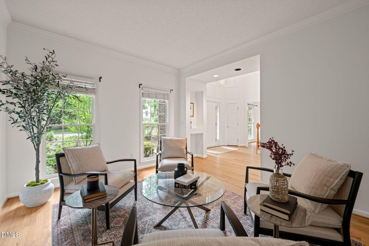116 Tremont Cir - Photo 5 of 46
