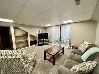 404 S Franklin St - Photo 7 of 9