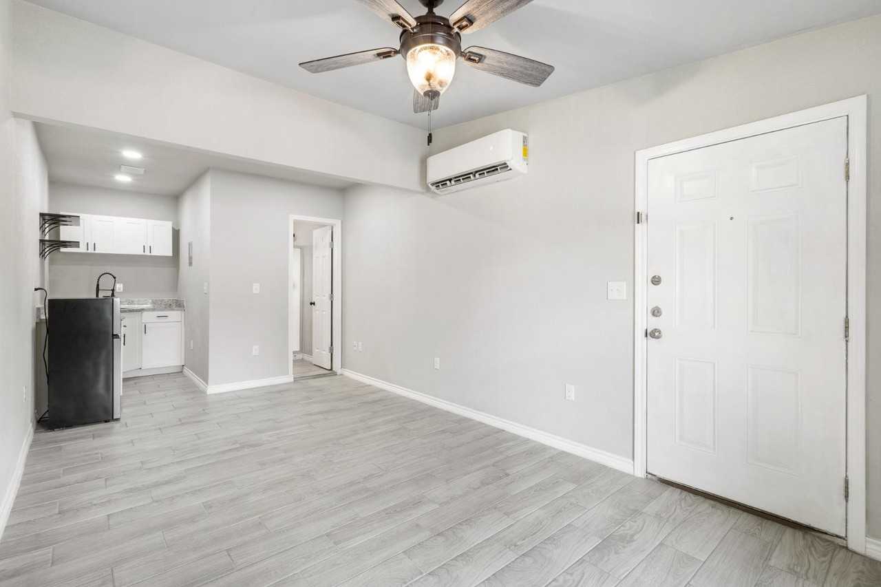 178 Fennel Dr - Photo 3 of 9