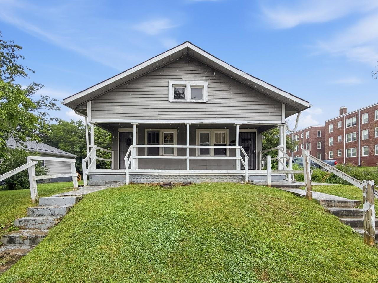 8 S Euclid Ave - Photo 2 of 20