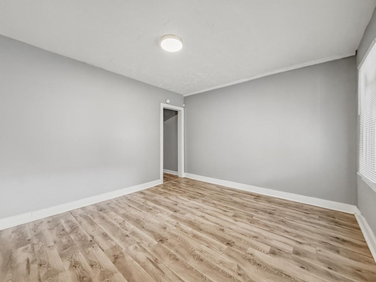 8 S Euclid Ave - Photo 7 of 20