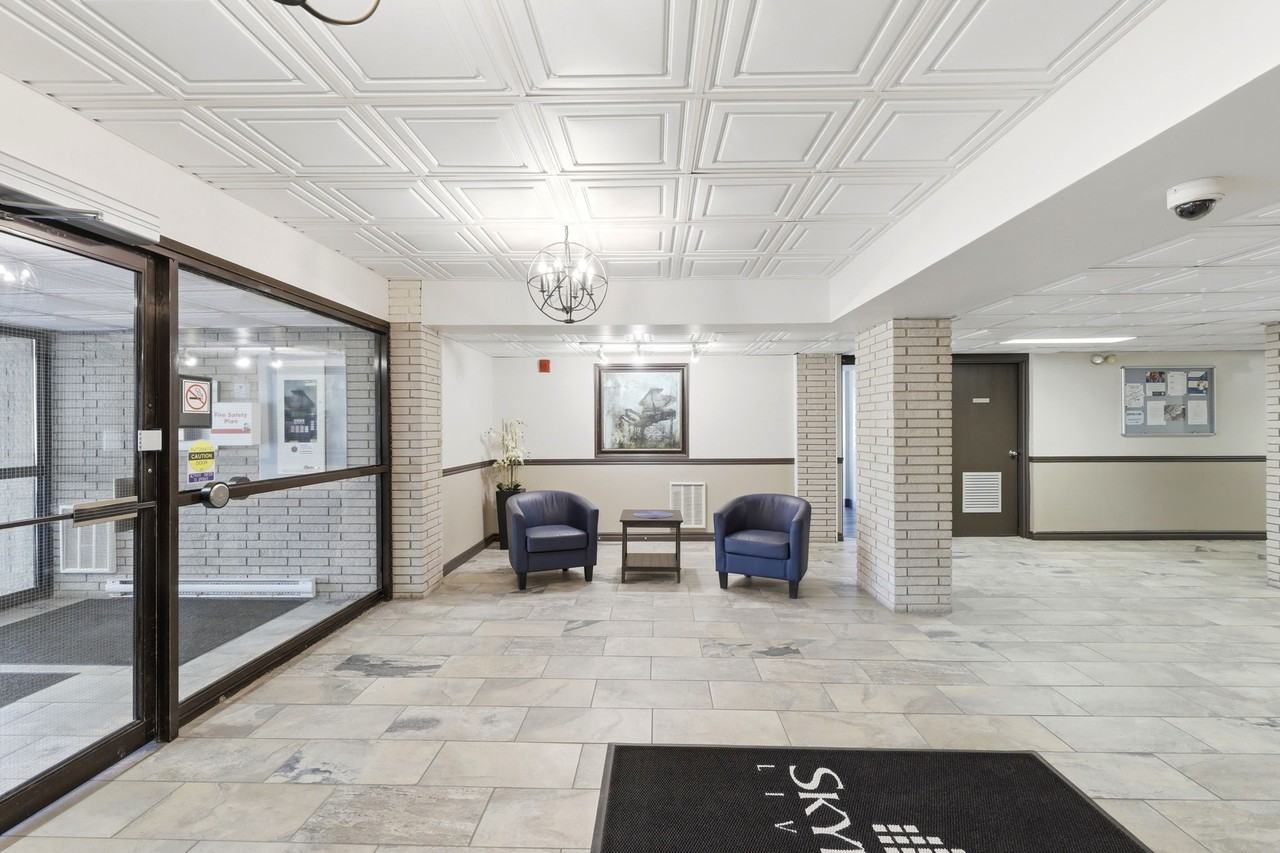 Linden Tower Apartments - Photo 6 of 34