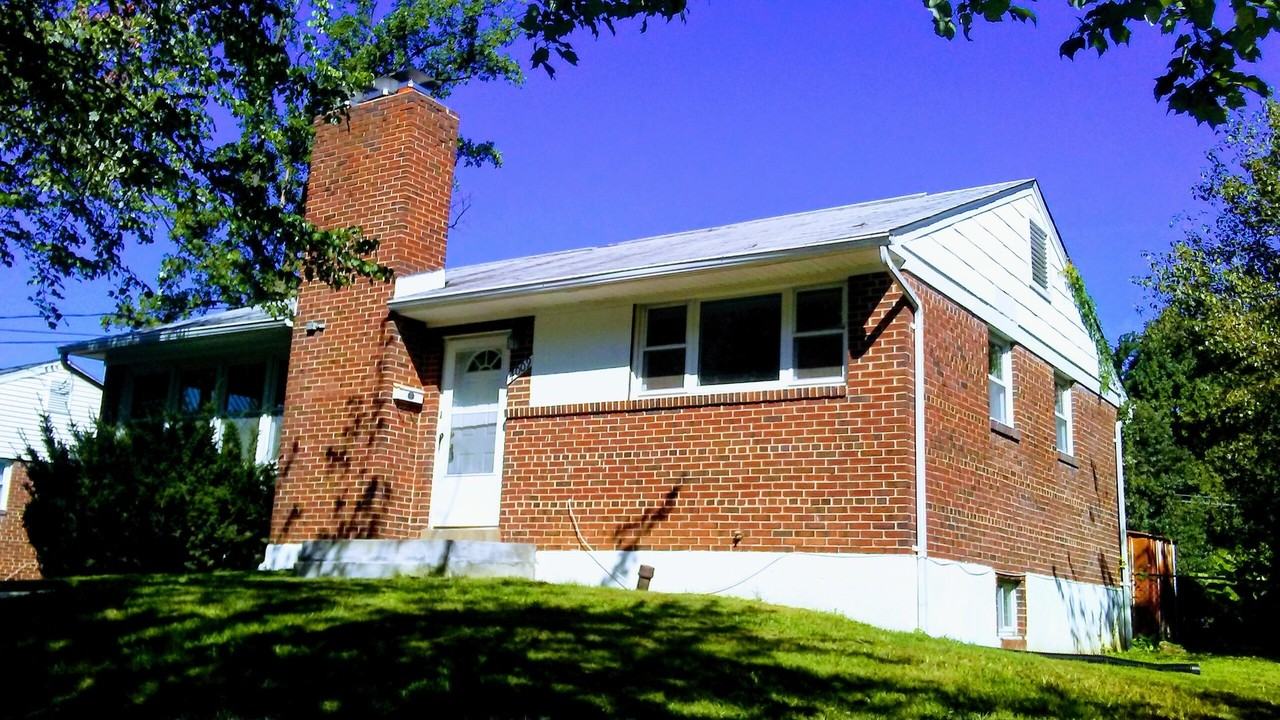 4009 Weller Rd - Photo 2 of 13