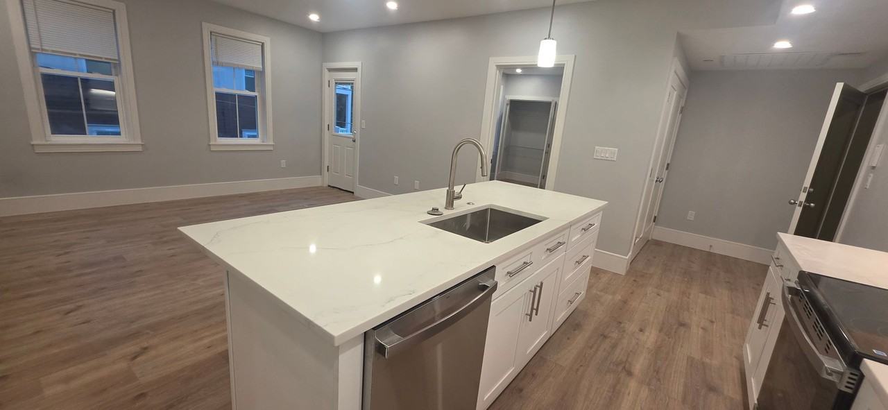 124 Kenrick St - Photo 2 of 17