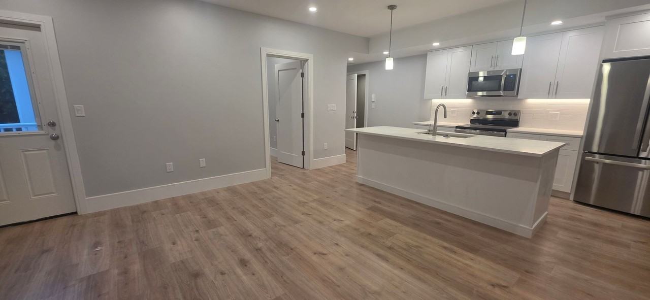 124 Kenrick St - Photo 5 of 17