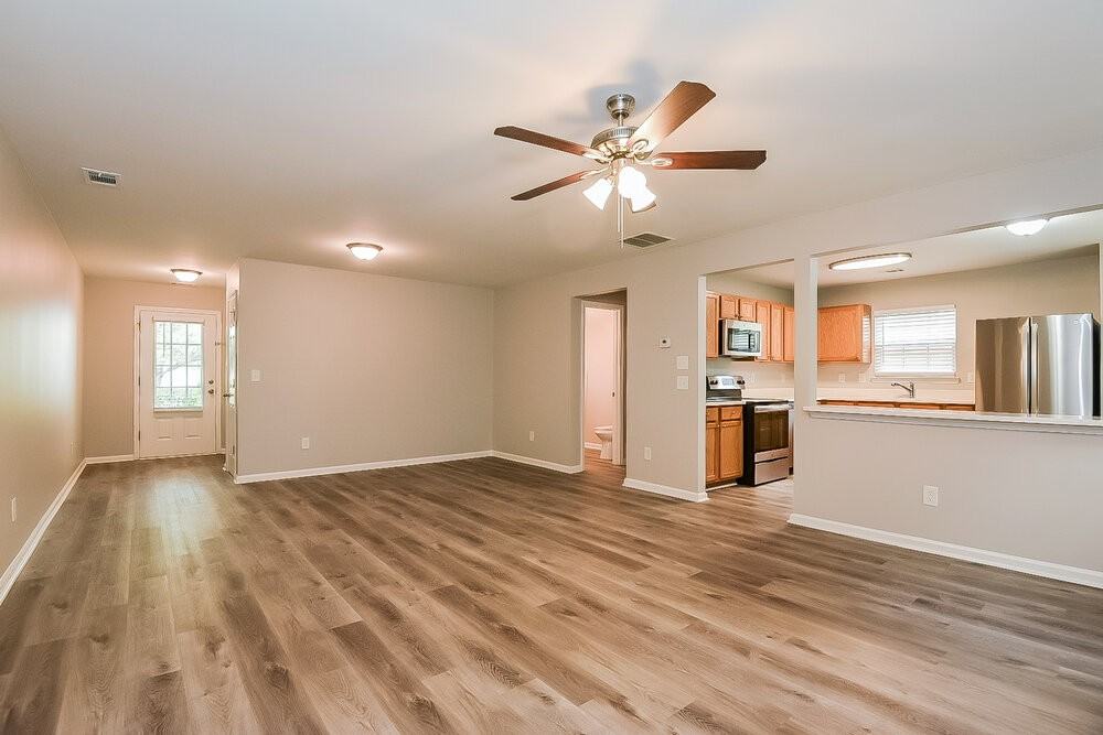 2495 Mayfair Dr - Photo 5 of 17