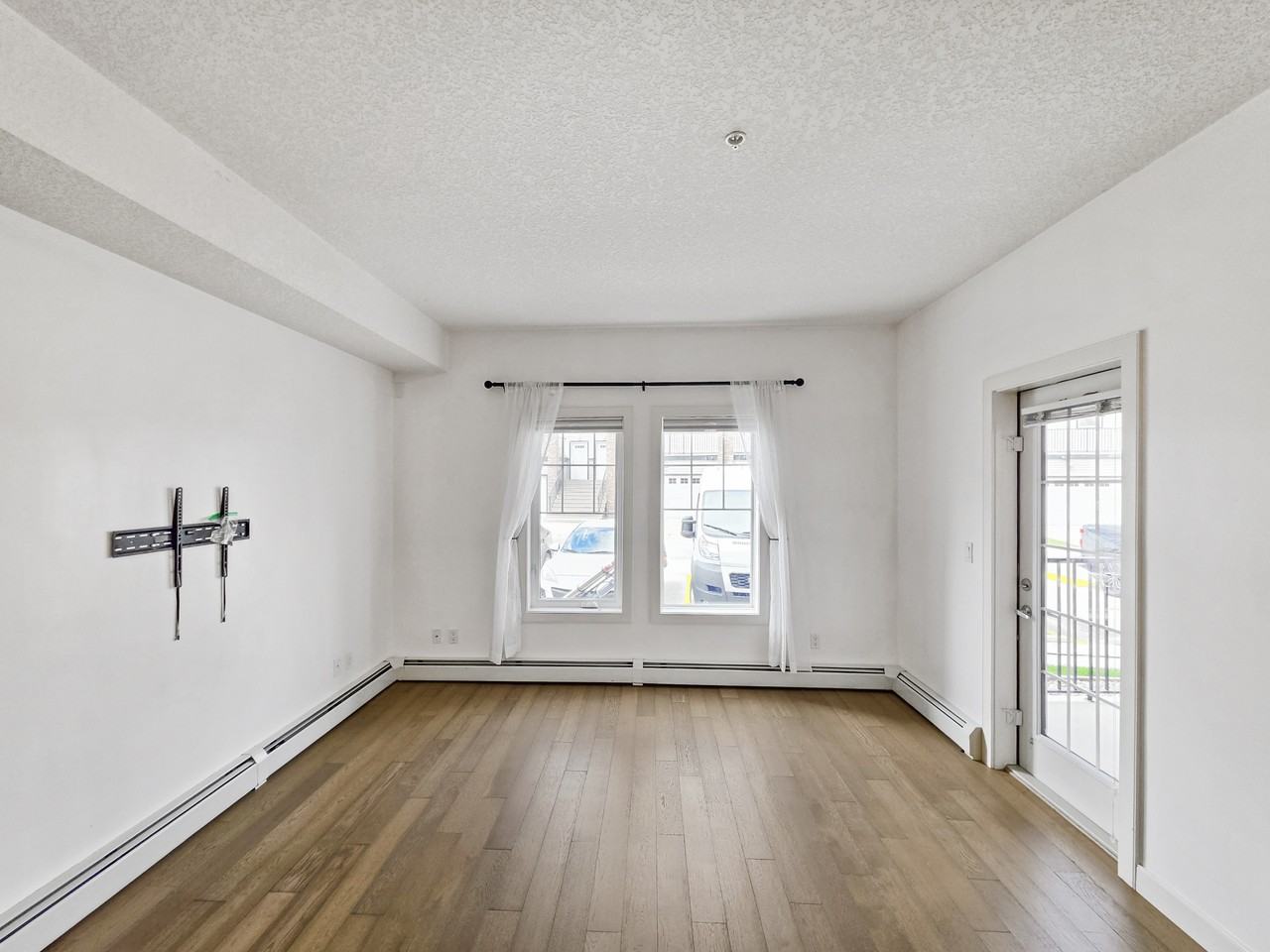 20 Royal Oak Plaza Nw - Photo 3 of 22