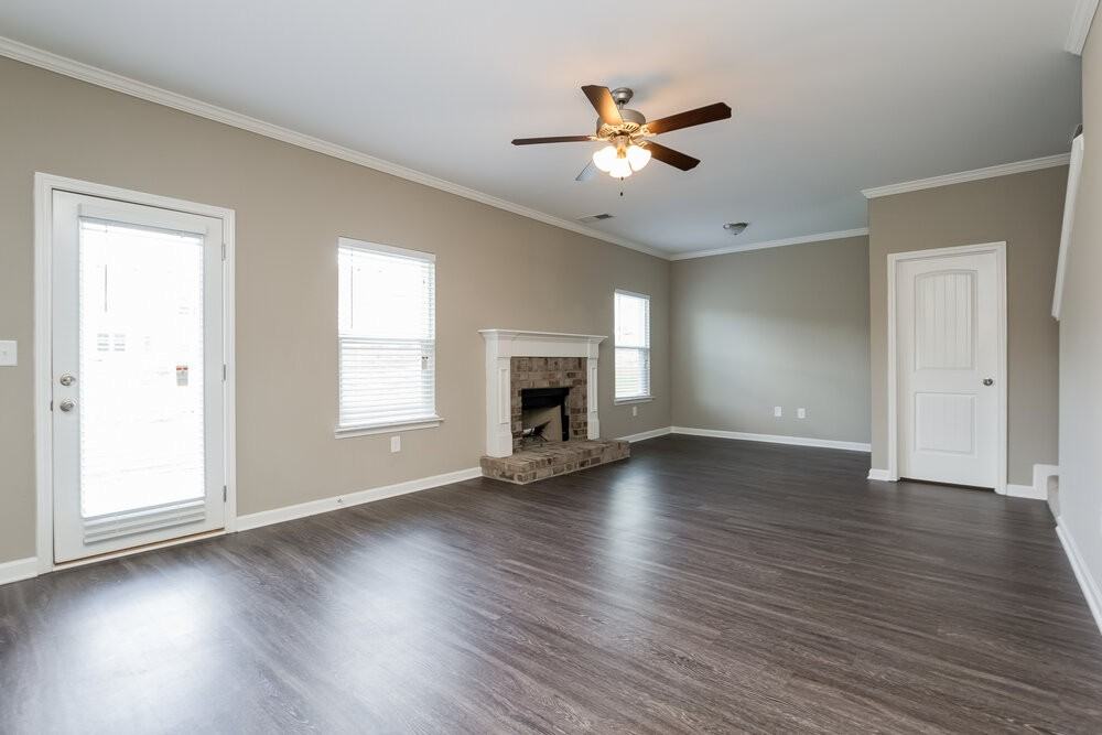 723 Fieldcrest Dr - Photo 4 of 17
