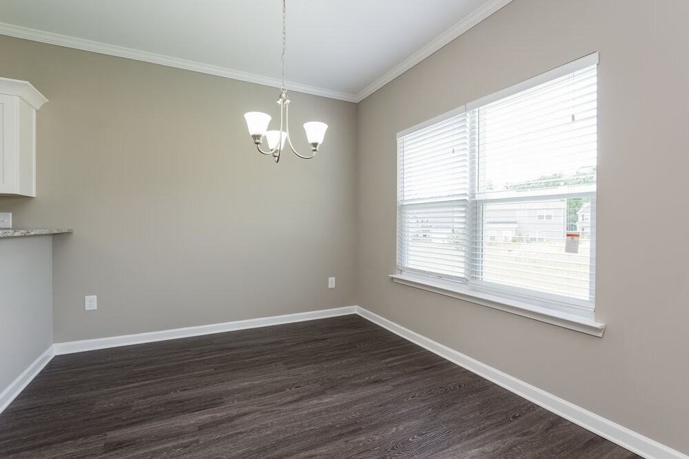 723 Fieldcrest Dr - Photo 6 of 17