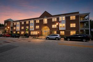featured image of 501 Main St