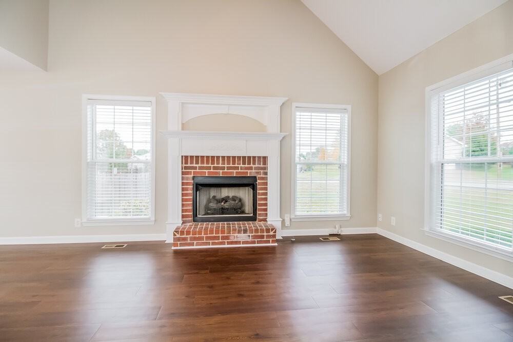 2910 Iona Dr - Photo 2 of 19
