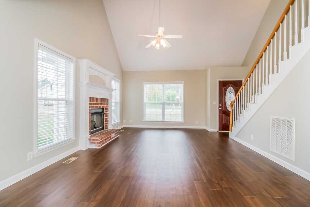 2910 Iona Dr - Photo 4 of 19