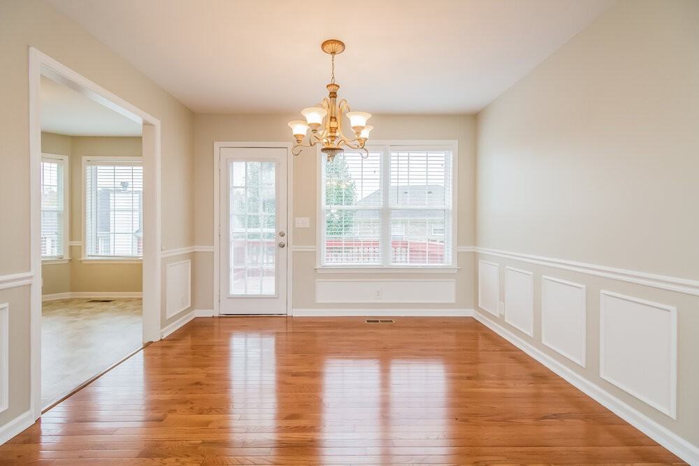2910 Iona Dr - Photo 5 of 19