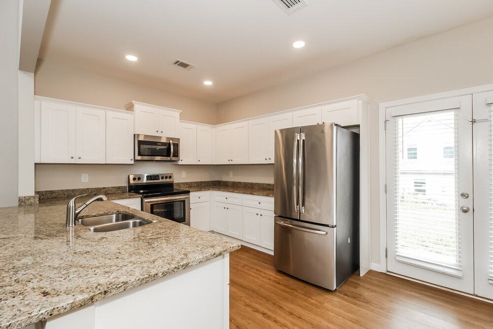 29 Celtic Ct - Photo 7 of 18