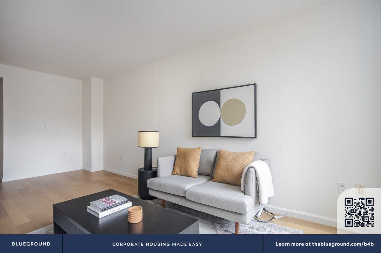 180 West 20th Street - Photo 6 of 50
