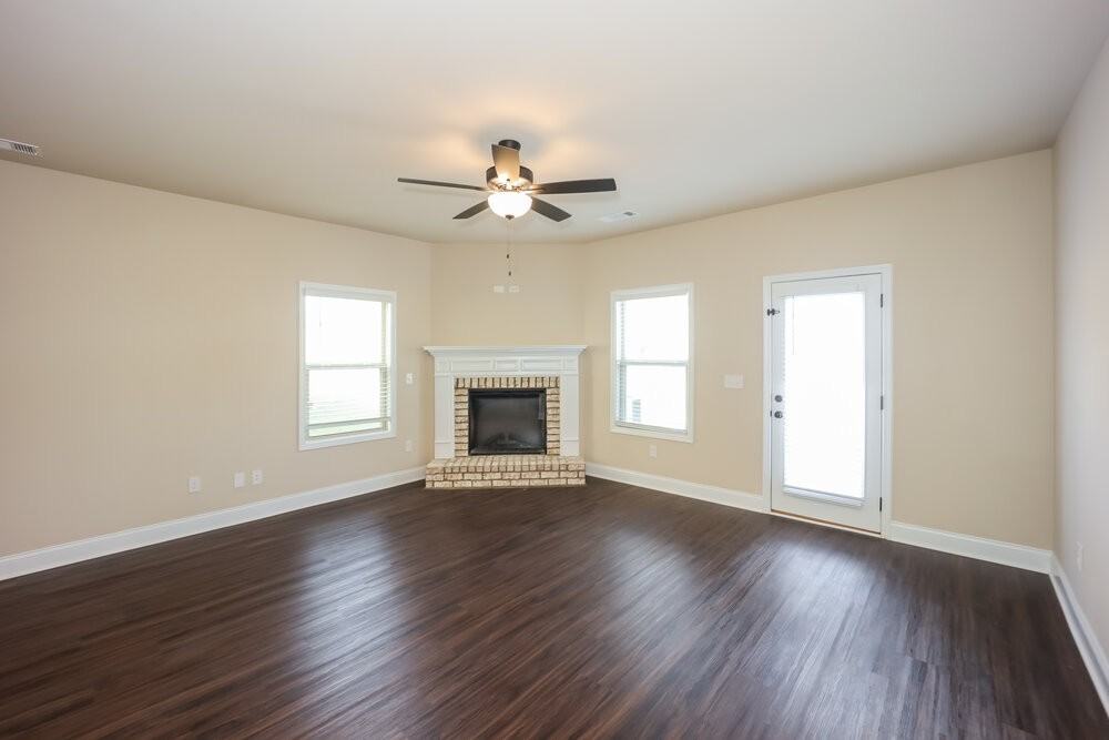 2350 Walker Dr - Photo 5 of 18