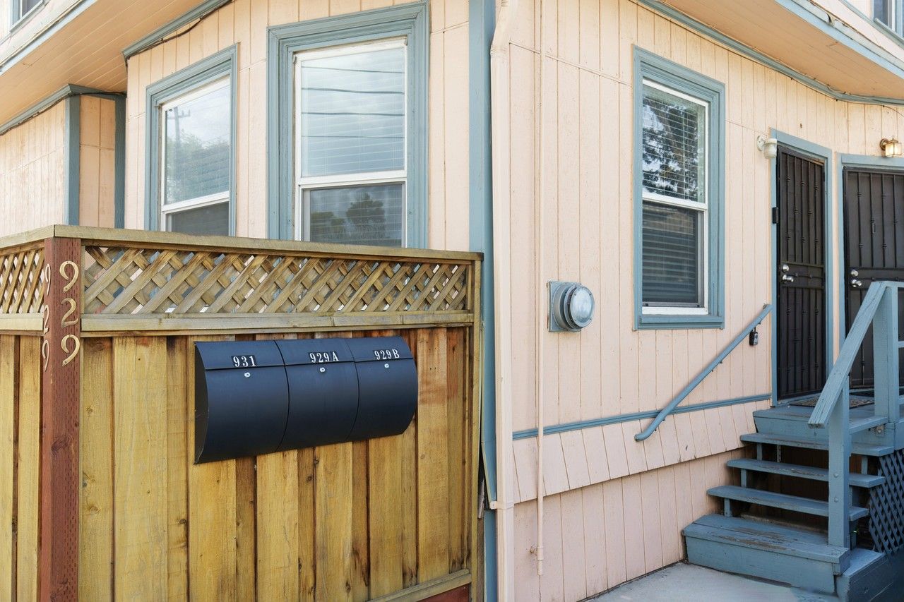E 24th St - Photo 2 of 20