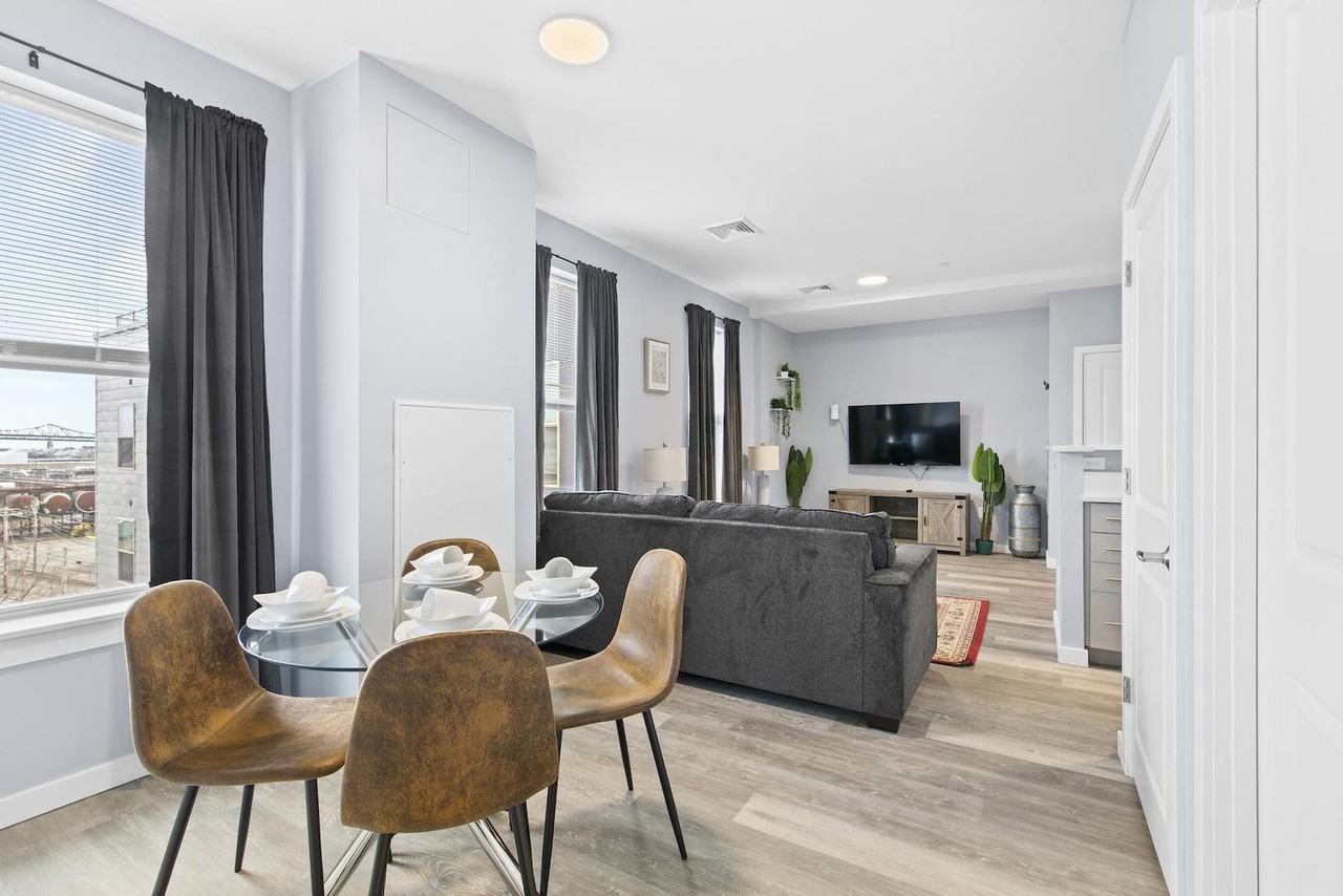 95 Broadway #1240364P - Photo 7 of 36