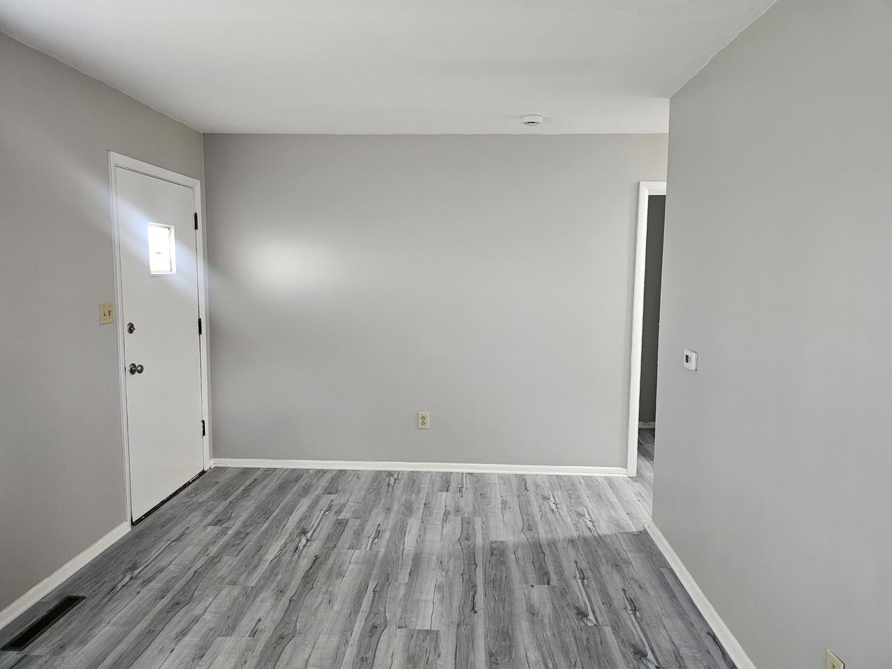 1062 Brentnell Ave #1 - Photo 2 of 9