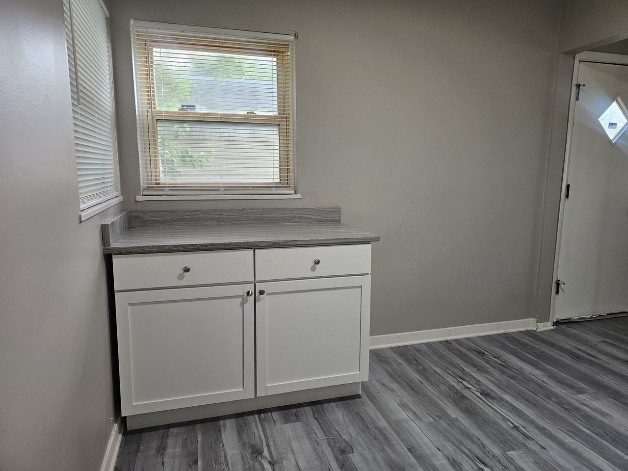 1062 Brentnell Ave #1 - Photo 4 of 9