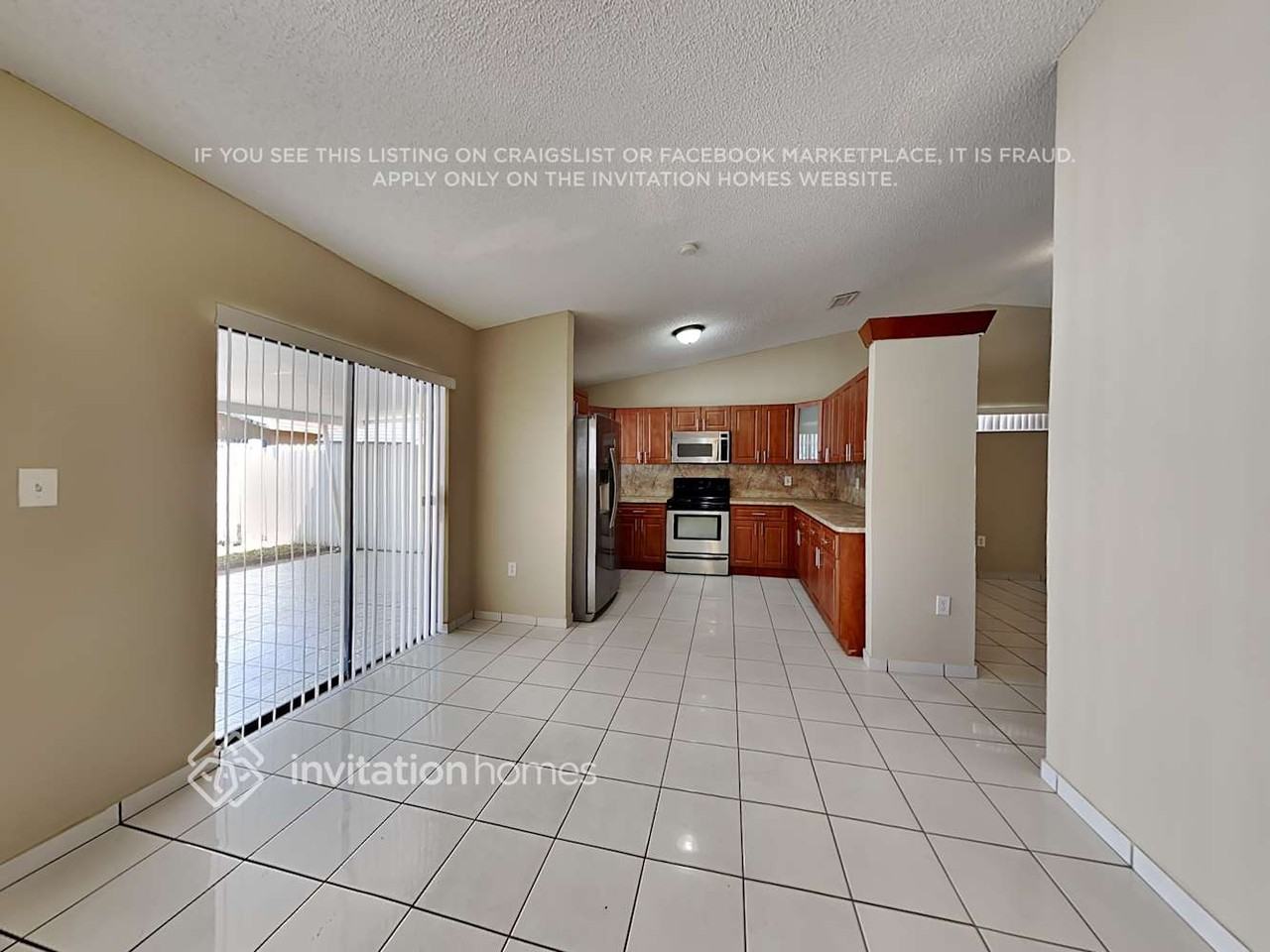 12748 Nw 102nd Ave - Photo 6 of 18