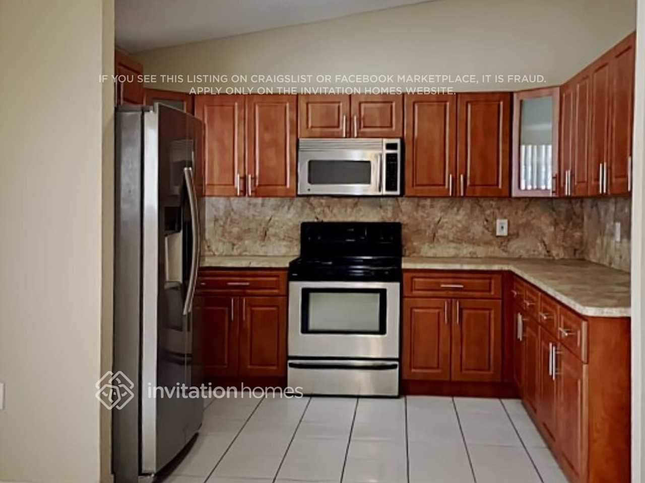 12748 Nw 102nd Ave - Photo 7 of 18