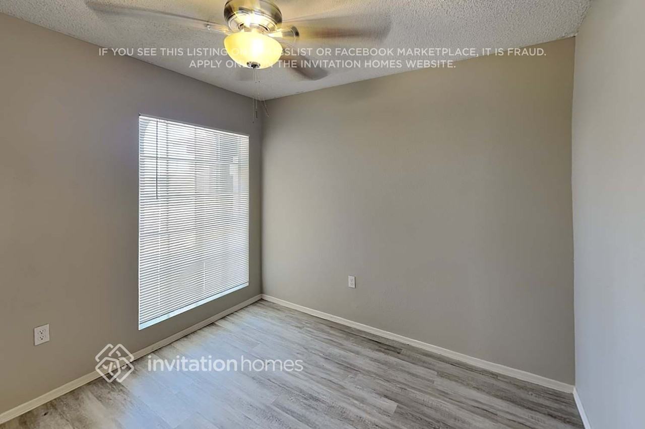 550 N 64th St - Photo 4 of 21