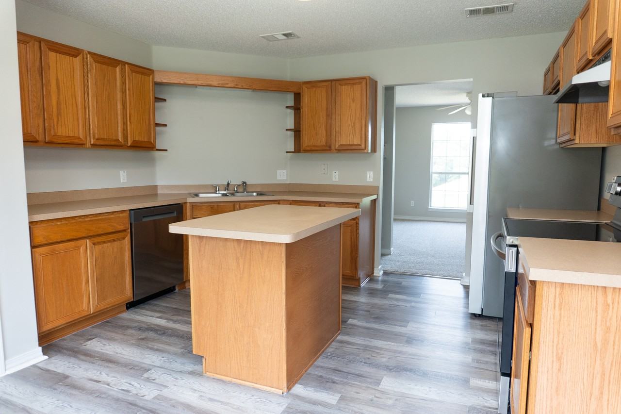 465 Jillian Dr #111 - Photo 3 of 23
