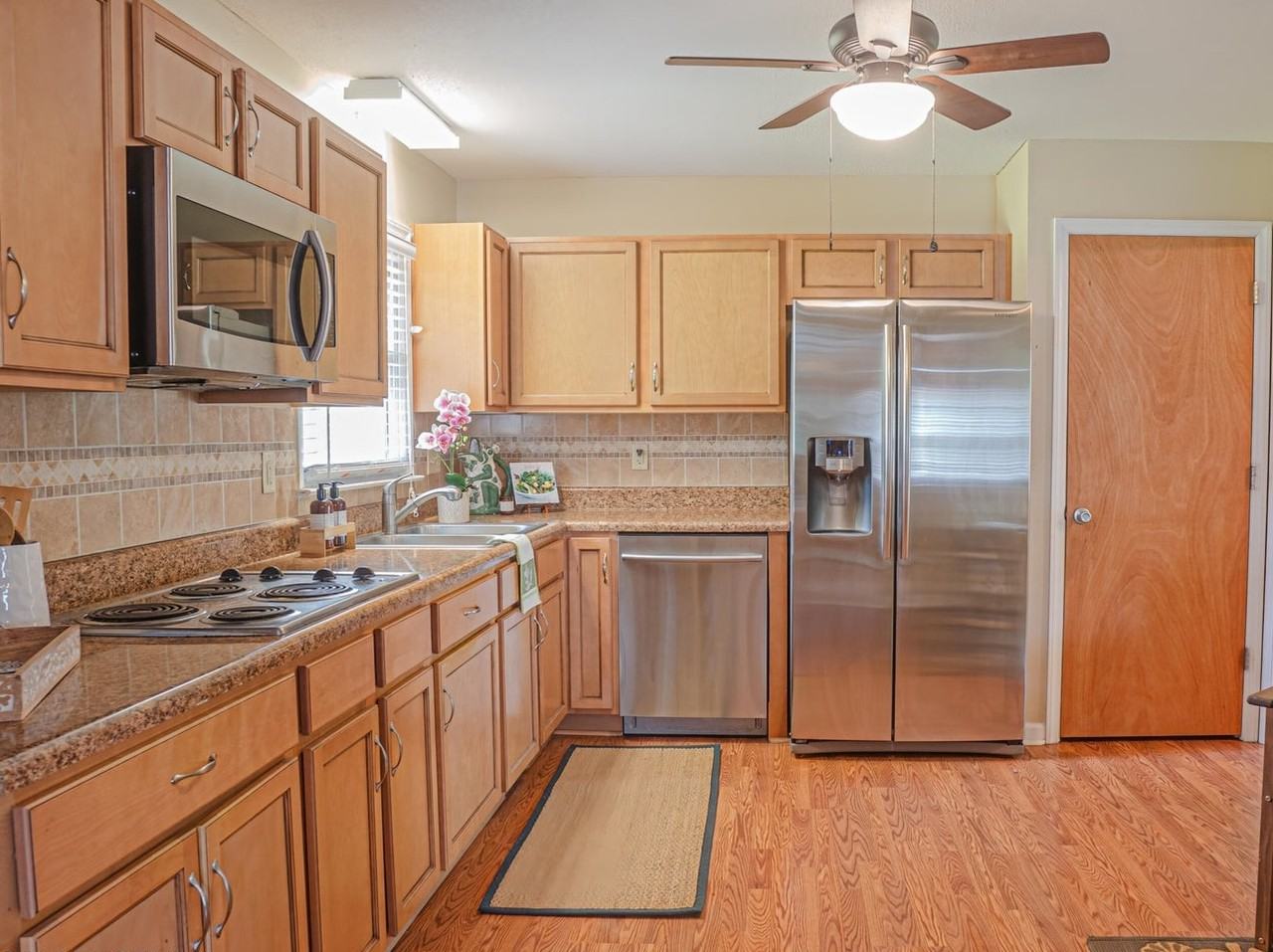 1105 Fulcher Lane - Photo 2 of 5
