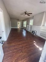 featured image of 1609 Lucile Ave