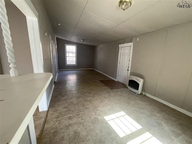 1609 Lucile Ave - Photo 2 of 11